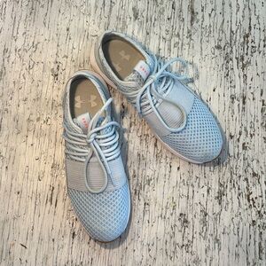 Under Armor Shoes (size 10)